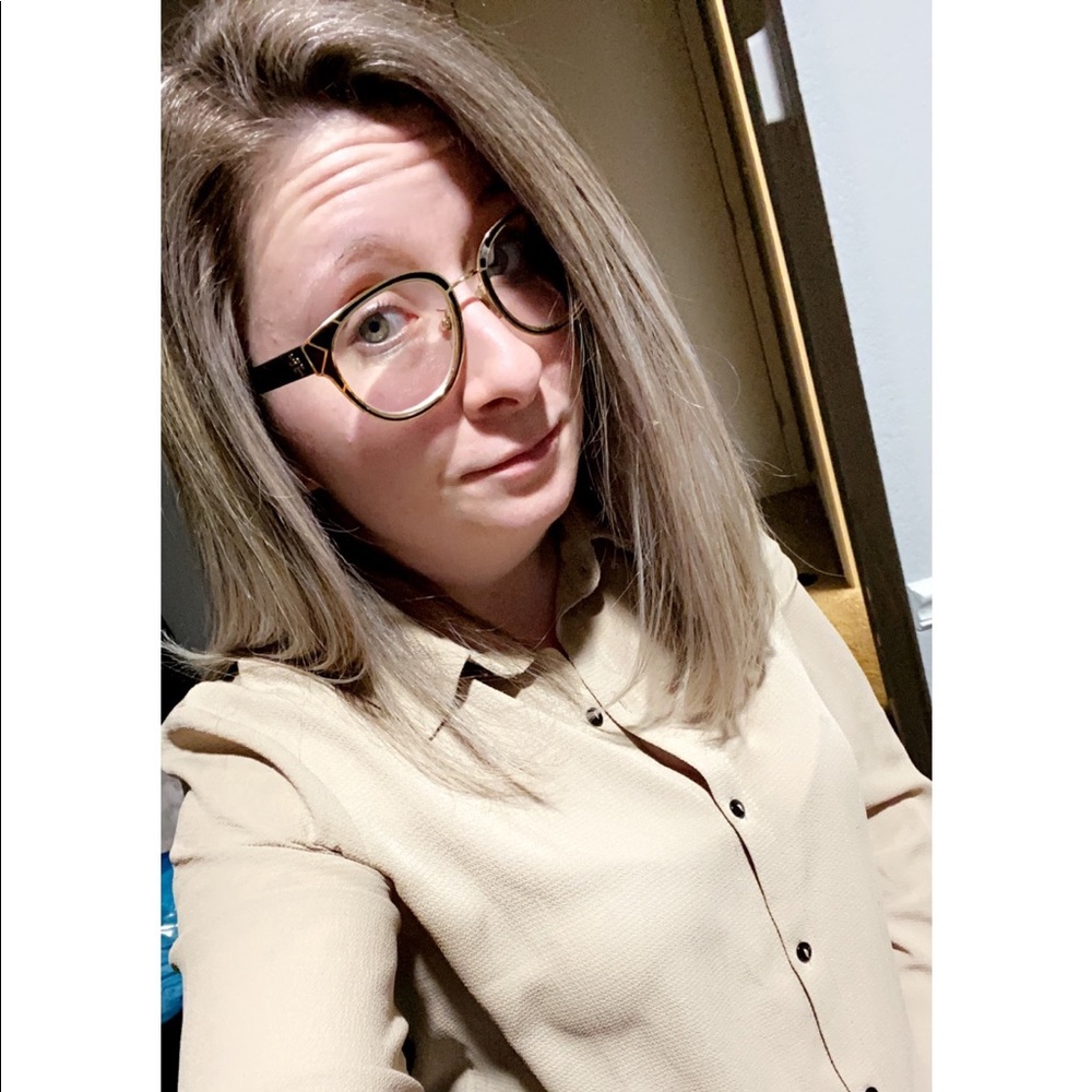 Meet your Posher, Nicole